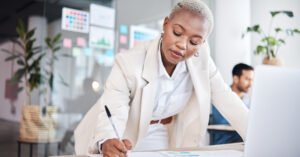 Mastering Learning Analytics: Identifying Challenges and Implementing Best Practices for End User Adoption